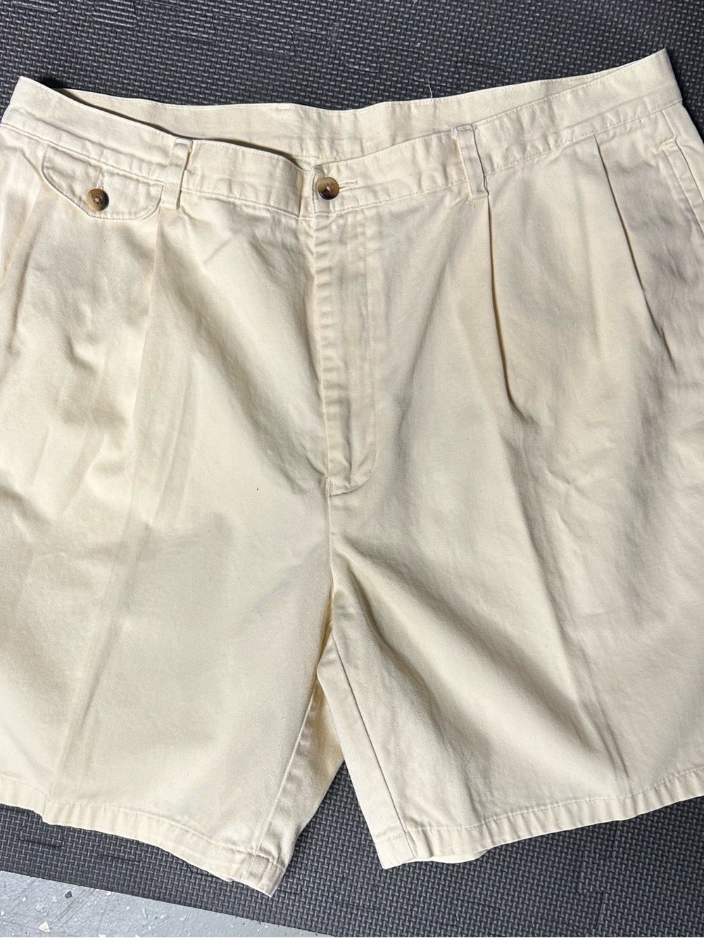 Nautica Cream Flat-Front Pleated Men's Shorts
